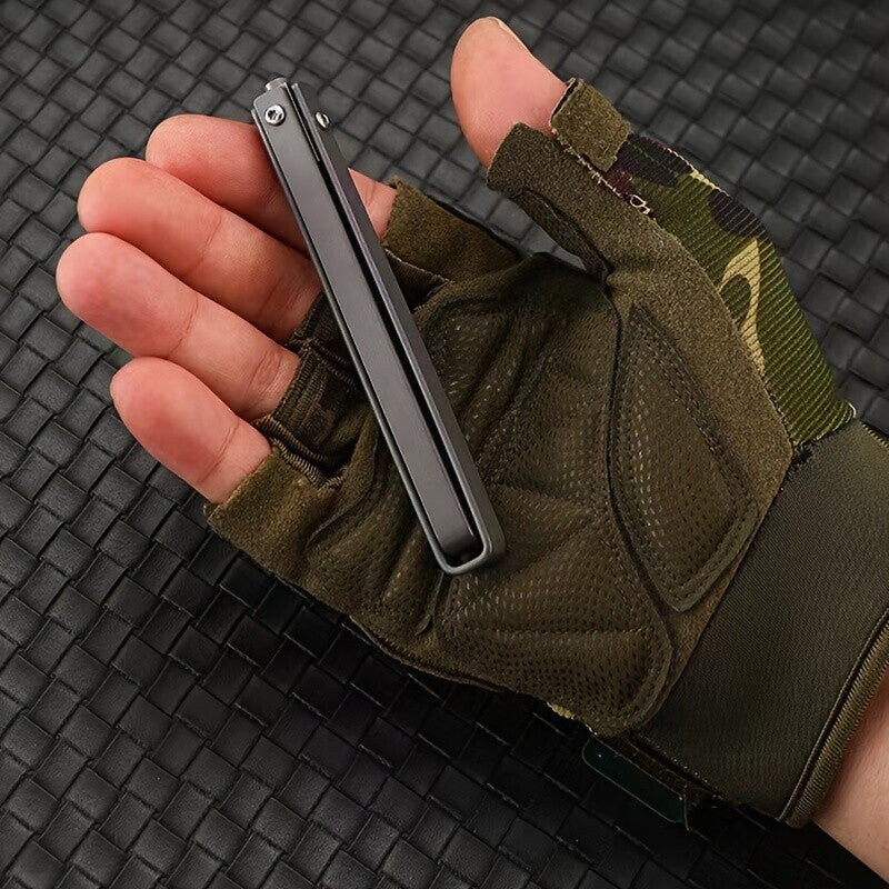 🔪✨ Mechanical Folding Knife